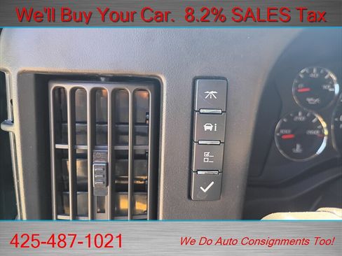 Used 2018 Chevrolet Express 2500 w/ Driver Convenience Package RWD image 16