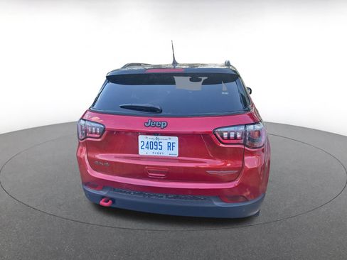 Used 2025 Jeep Compass Trailhawk image 5