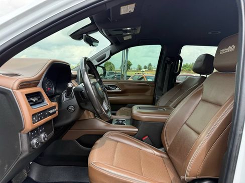 Used 2021 Chevrolet Suburban High Country AWD/4WD image 17
