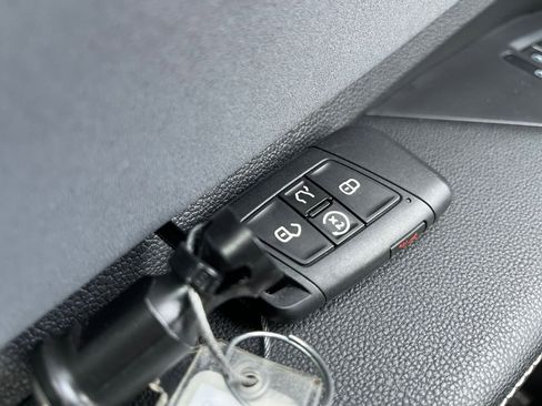 Used 2025 Volkswagen Jetta SE image 22