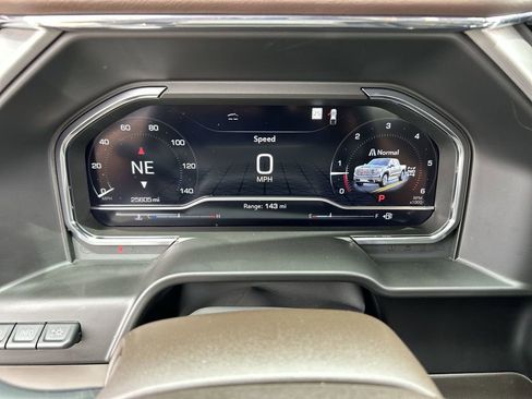 Used 2025 GMC Sierra 1500 Denali w/ Technology Package AWD/4WD image 11