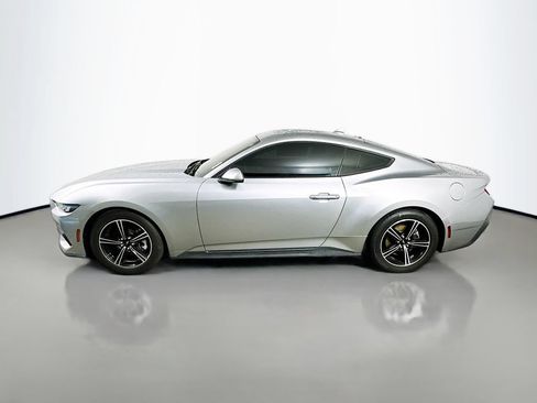 Used 2024 Ford Mustang Coupe RWD image 5