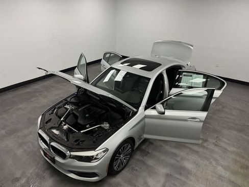 Used 2019 BMW 530i xDrive w/ Convenience Package AWD/4WD image 10