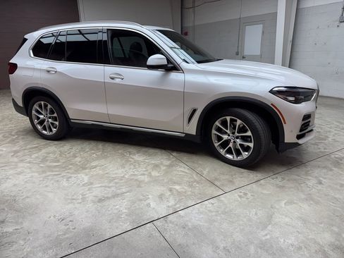 Certified 2023 BMW X5 xDrive40i w/ Premium Package AWD/4WD image 6