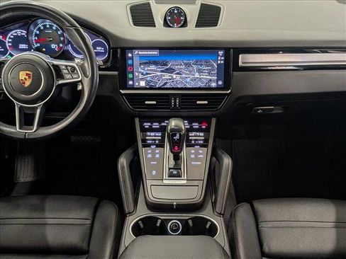 Certified 2023 Porsche Cayenne Platinum Edition image 20