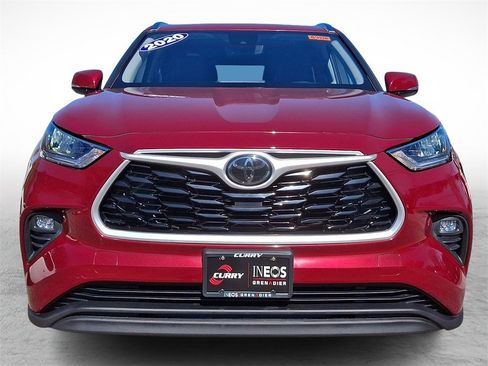 Used 2020 Toyota Highlander XLE image 2