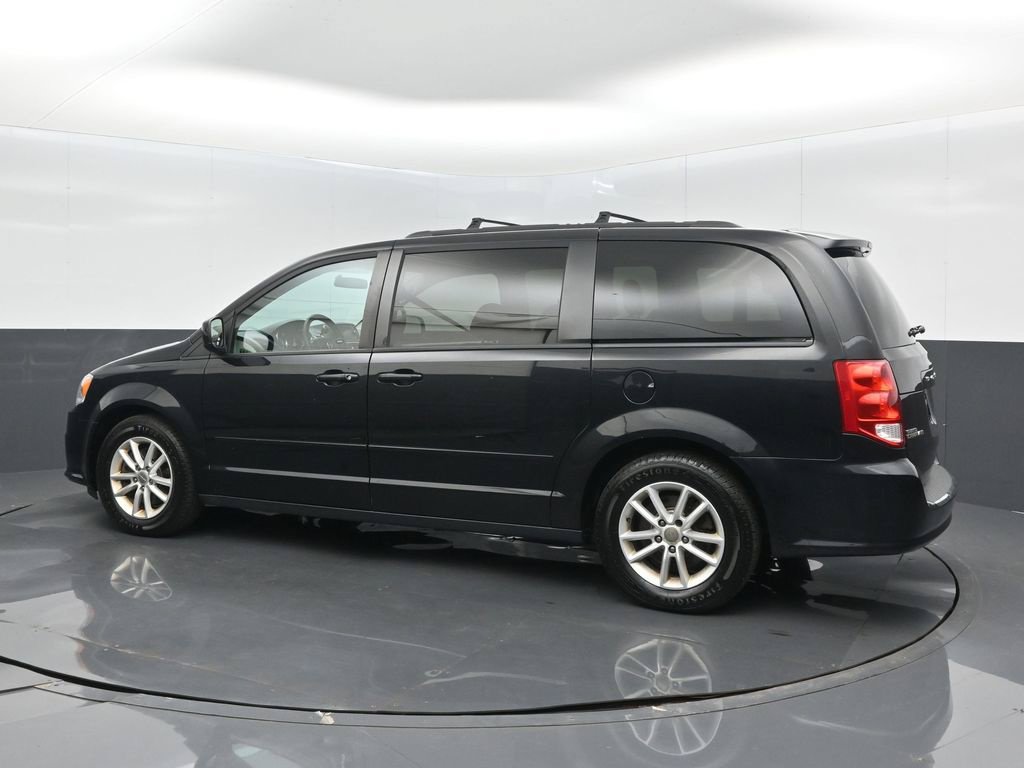 Used 2016 Dodge Grand Caravan SXT FWD image 2