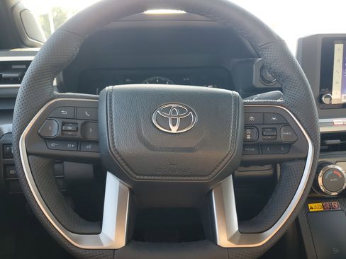 Used 2025 Toyota Tacoma SR5 image 21