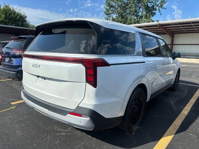 Used 2025 Kia Carnival FWD image 10