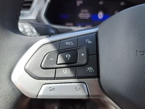 Used 2023 Volkswagen Tiguan SE w/ Panoramic Sunroof Package FWD image 14