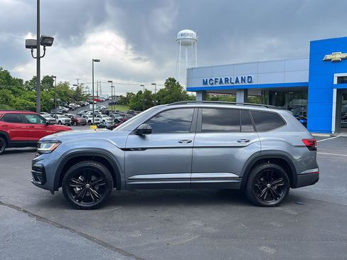 Used 2023 Volkswagen Atlas SEL R-Line AWD/4WD image 2