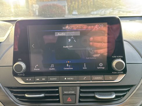 Used 2023 Nissan Altima 2.5 SV image 15