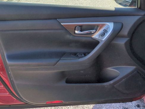 Used 2014 Nissan Altima 2.5 SL w/ Moonroof Package image 10