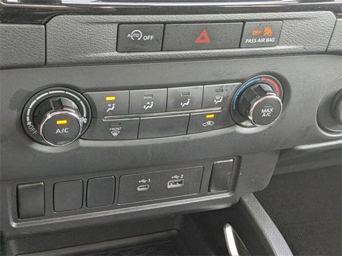 Used 2023 Nissan Frontier SV image 21