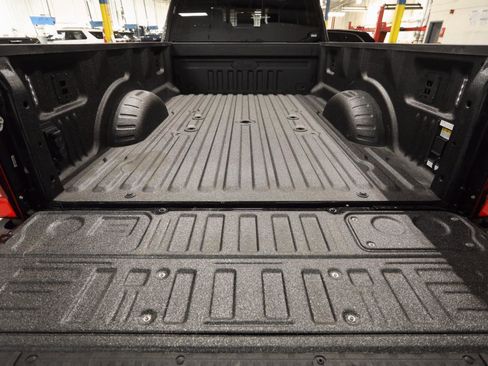 Used 2024 Ford F450 Platinum w/ FX4 Off-Road Package image 38