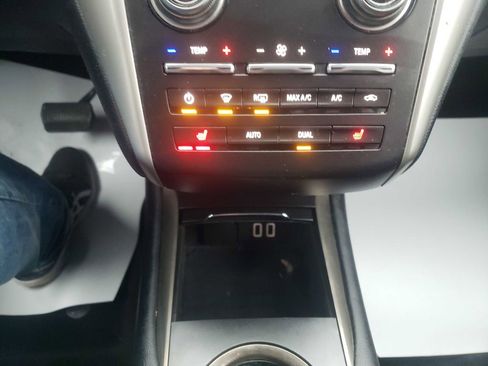 Used 2019 Lincoln MKC Premiere image 17