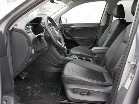 Certified 2024 Volkswagen Tiguan SE image 13
