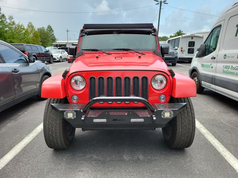 Used 2016 Jeep Wrangler Unlimited Sport w/ Quick Order Package 24S AWD/4WD image 2