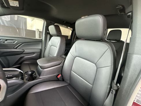 Used 2024 Chevrolet Colorado LT w/ LT Convenience Package III RWD image 14