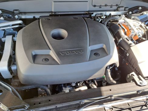 New 2026 Volvo XC60 T8 Plus w/ Protection Package Premier image 9