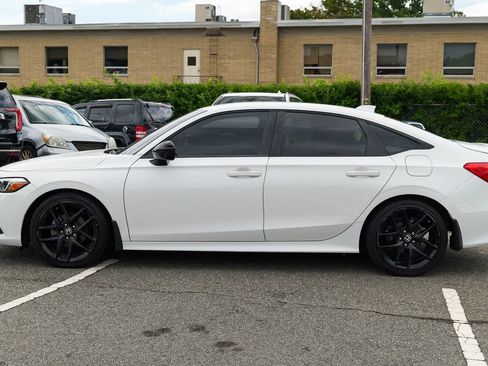 Used 2023 Honda Civic Sport image 4