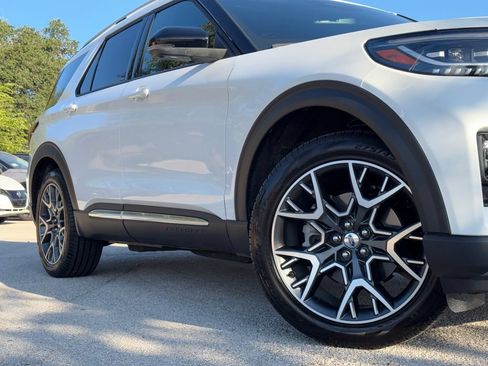 Used 2025 Ford Explorer Platinum w/ Ultimate Package RWD image 2