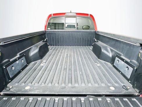 Used 2017 Toyota Tacoma SR5 w/ Tow Package RWD image 28