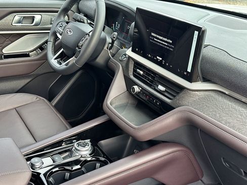 New 2026 Ford Explorer Platinum w/ LUX Leather Package image 12