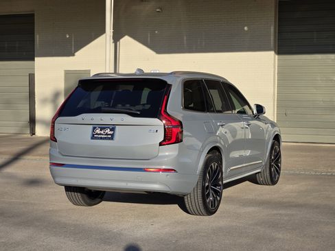 New 2026 Volvo XC90 B6 Ultra w/ Protection Package image 9