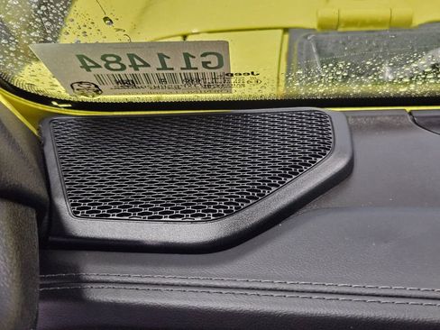 Used 2024 Jeep Wrangler Unlimited Sahara image 12