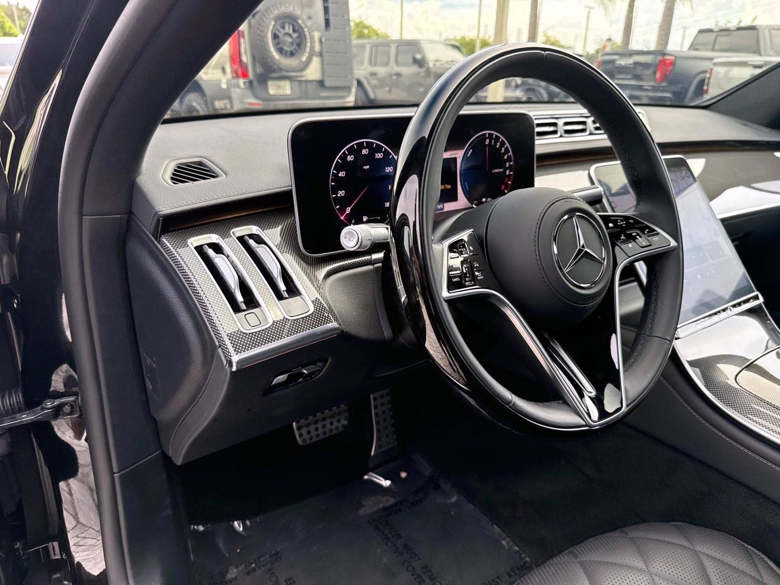 Certified 2025 Mercedes-Benz S 580e 4MATIC Sedan w/ AMG Line Package image 19