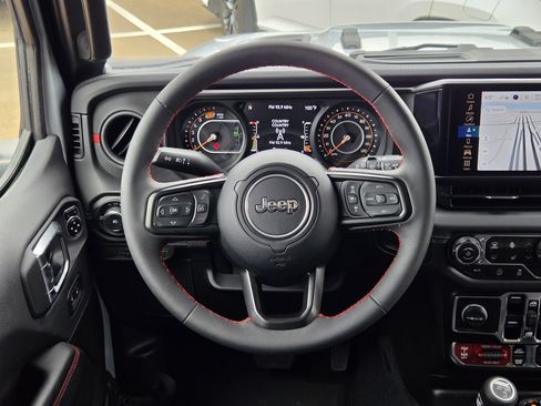 Used 2024 Jeep Wrangler Unlimited Rubicon AWD/4WD image 23