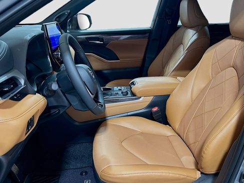 New 2026 Toyota Highlander Platinum AWD/4WD image 42