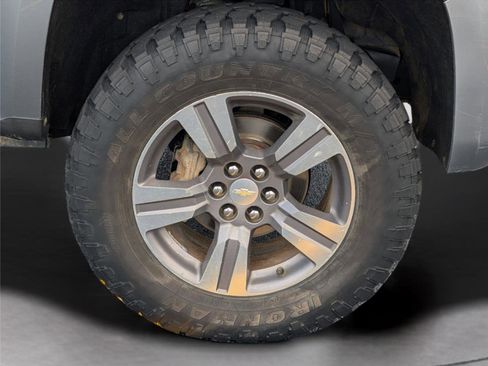Used 2018 Chevrolet Colorado Z71 AWD/4WD image 38
