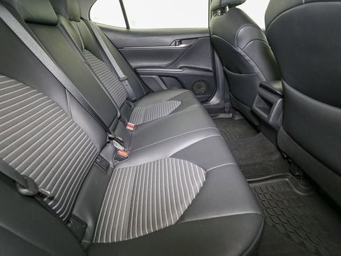 Used 2018 Toyota Camry SE image 22