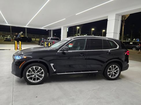 Used 2025 BMW X5 xDrive40i AWD/4WD image 3