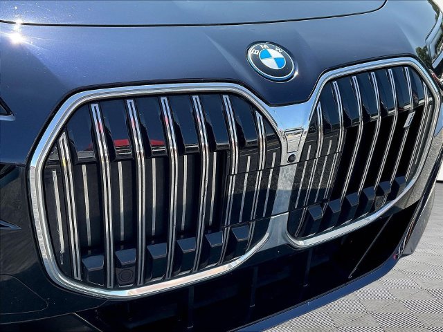Used 2023 BMW i7 xDrive60 AWD/4WD image 33
