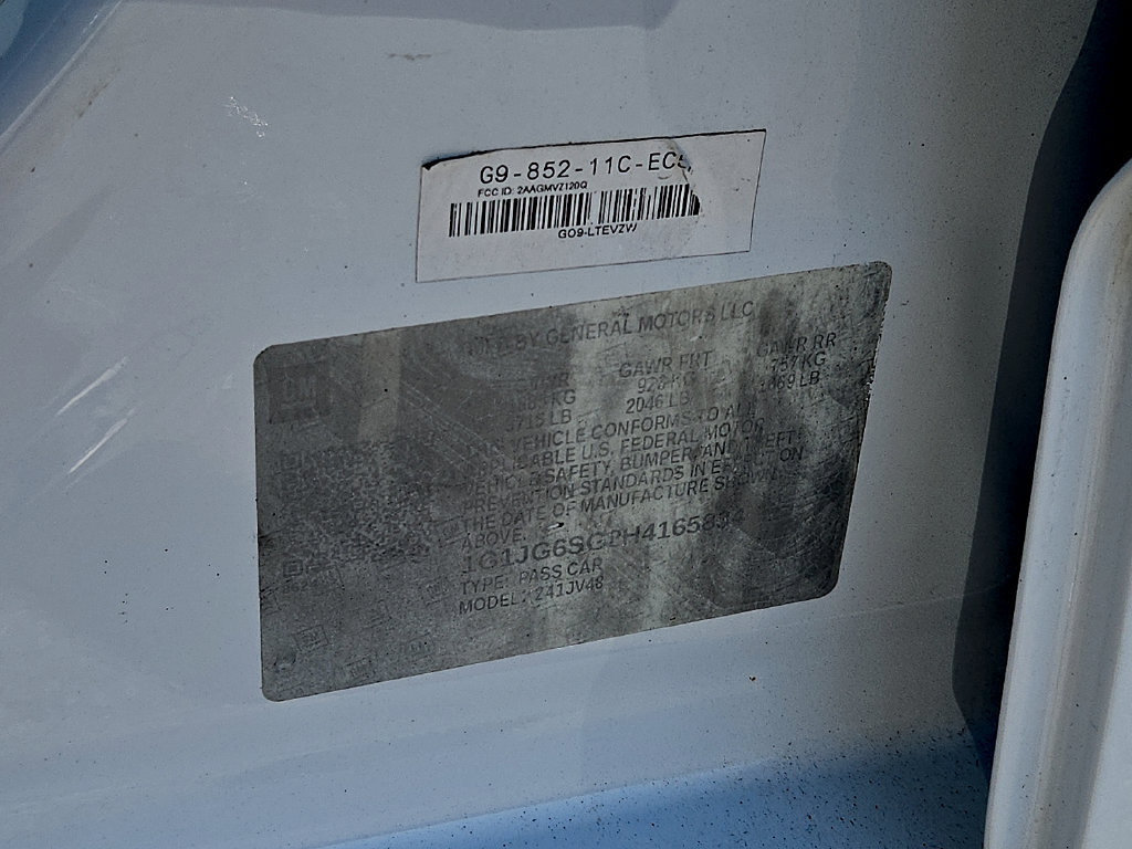 Used 2017 Chevrolet Sonic LT FWD image 28