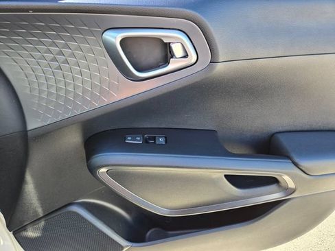 Used 2021 Kia Soul S FWD image 23