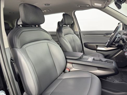 Used 2024 Kia EV9 Light Long Range image 37