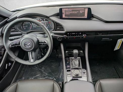 New 2026 MAZDA MAZDA3 Hatchback w/Premium Plus Pkg image 11