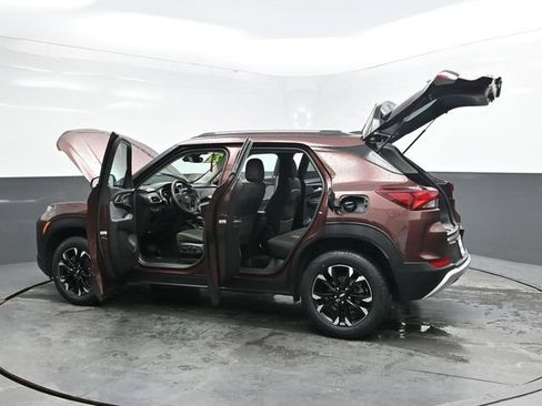 Used 2022 Chevrolet TrailBlazer LT w/ Driver Confidence Package AWD/4WD image 35