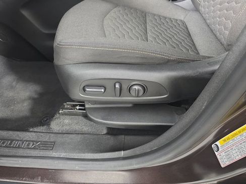 Used 2020 Chevrolet Equinox LT image 16