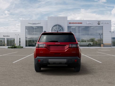 Used 2026 Jeep Cherokee Laredo AWD/4WD image 7