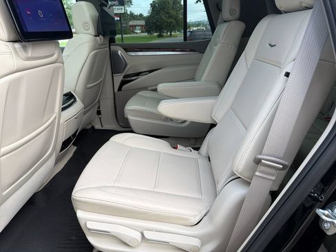 Used 2025 Cadillac Escalade Sport Platinum AWD/4WD image 24