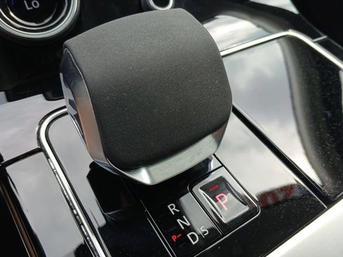 Used 2022 Land Rover Range Rover Velar S AWD/4WD image 28