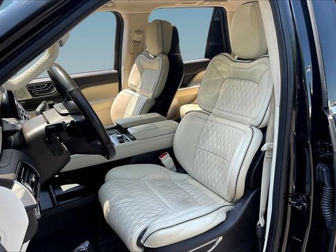 Used 2020 Lincoln Navigator Black Label w/ Cargo Convenience Package AWD/4WD image 20