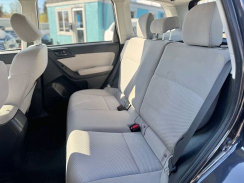 Used 2015 Subaru Forester 2.5i AWD/4WD image 9