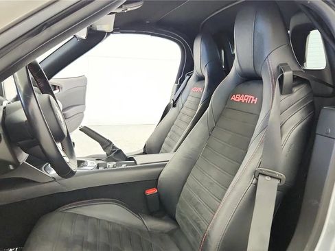 Used 2020 FIAT 124 Spider Abarth RWD image 28