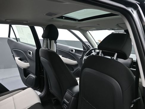 Certified 2026 Hyundai Venue SEL FWD image 31